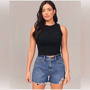 Abercrombie & Fitch 4” high rise mom short
